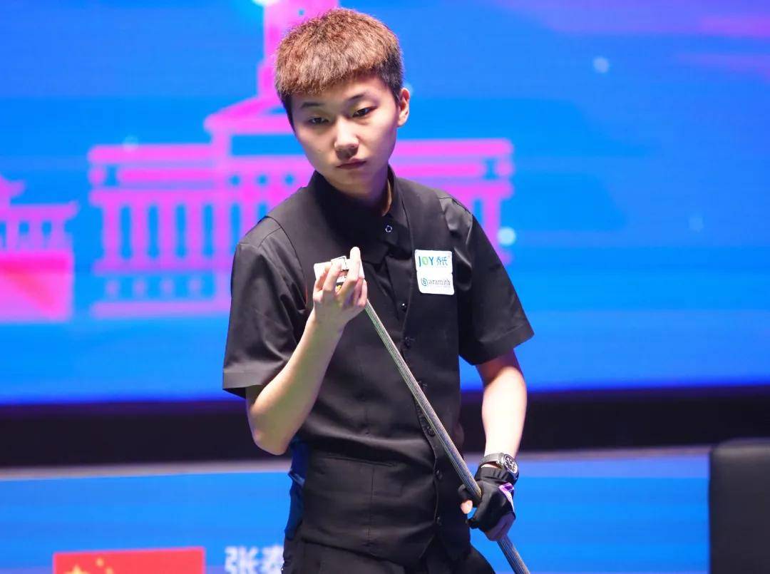 足球队中 足球队中