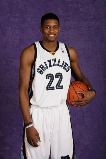 足坛竞争激 足坛竞争激