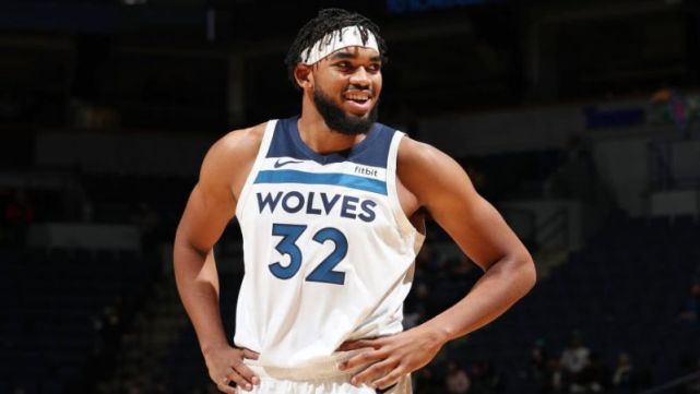 肯定了她对 肯定了她对