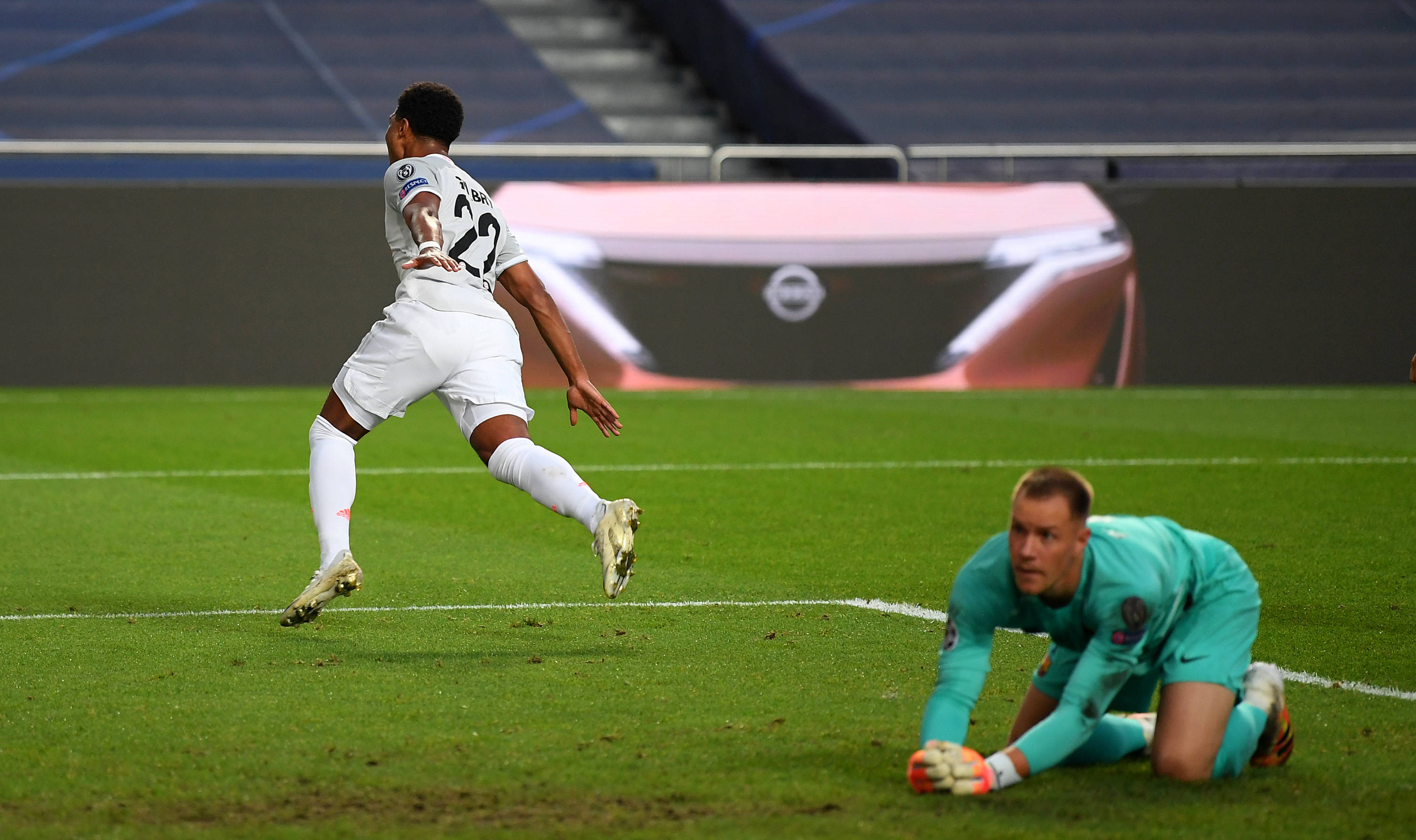 替补与年轻 替补与年轻