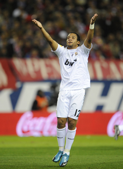 队此刻的关 队此刻的关